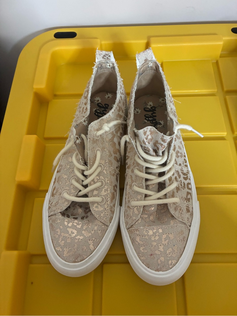 Gypsy Jazz Cream Lace-Trim Women's Sneakers